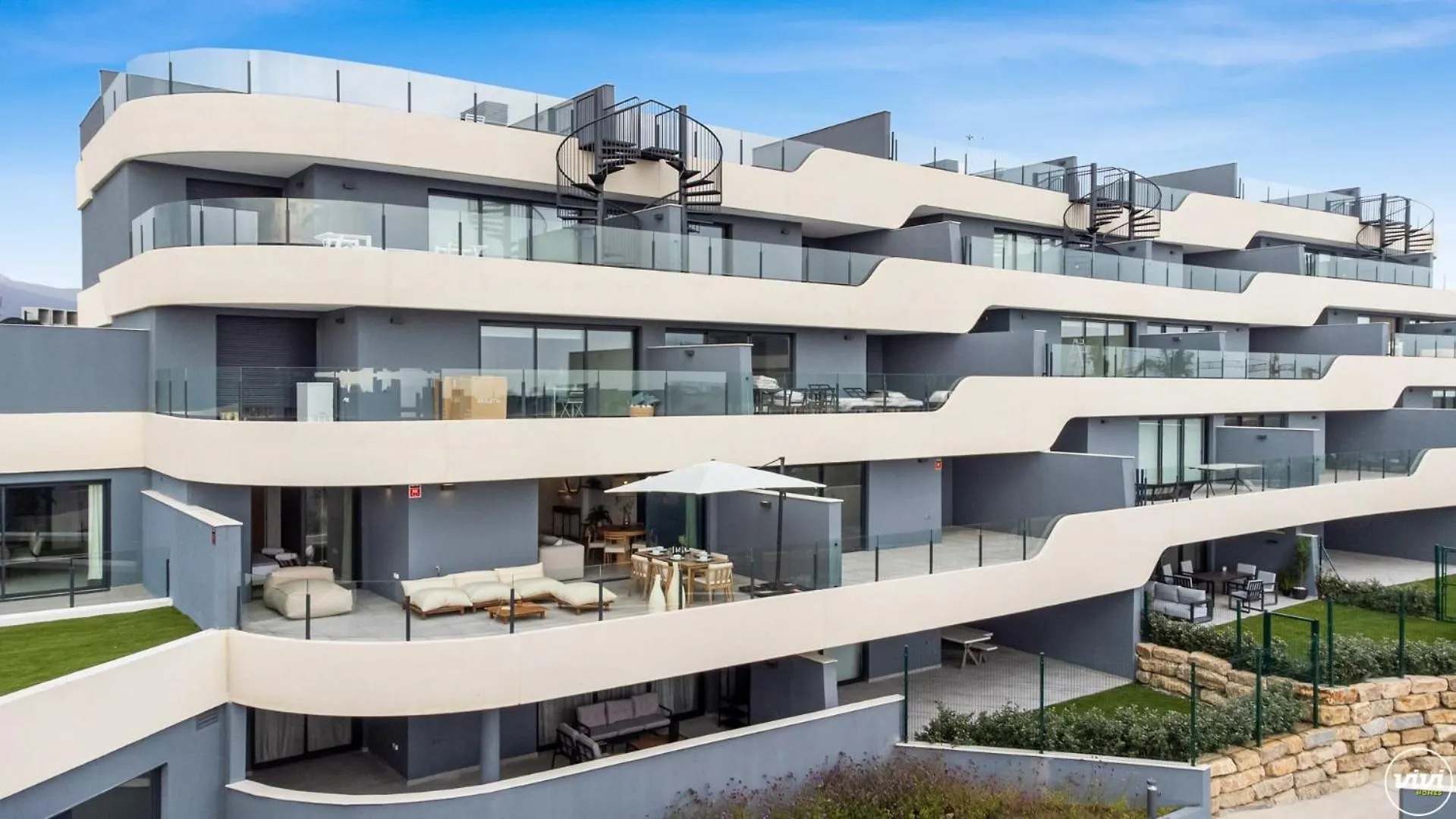 Vivi Homes - Eros Luxury, Pool, Sauna, Gym & Terrace Estepona