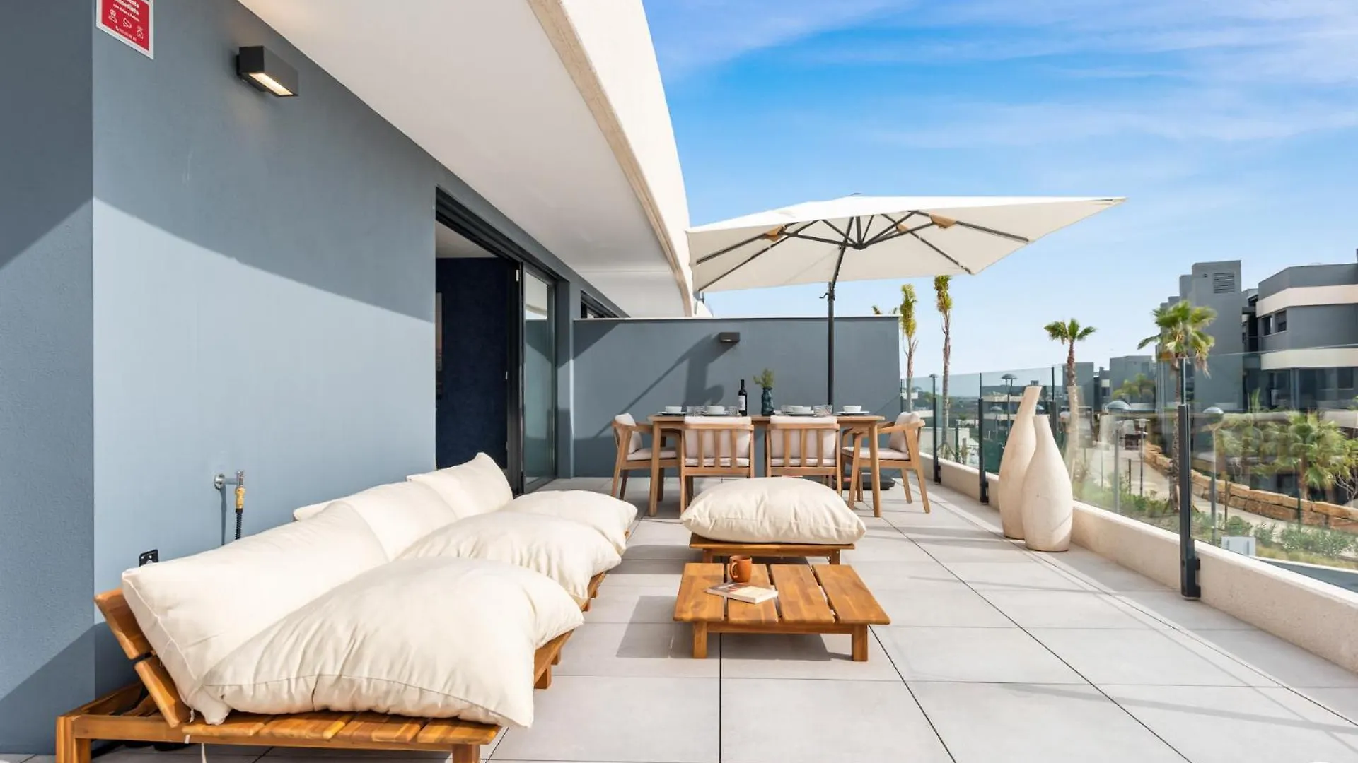 Vivi Homes - Eros Luxury, Pool, Sauna, Gym & Terrace Estepona Apartment