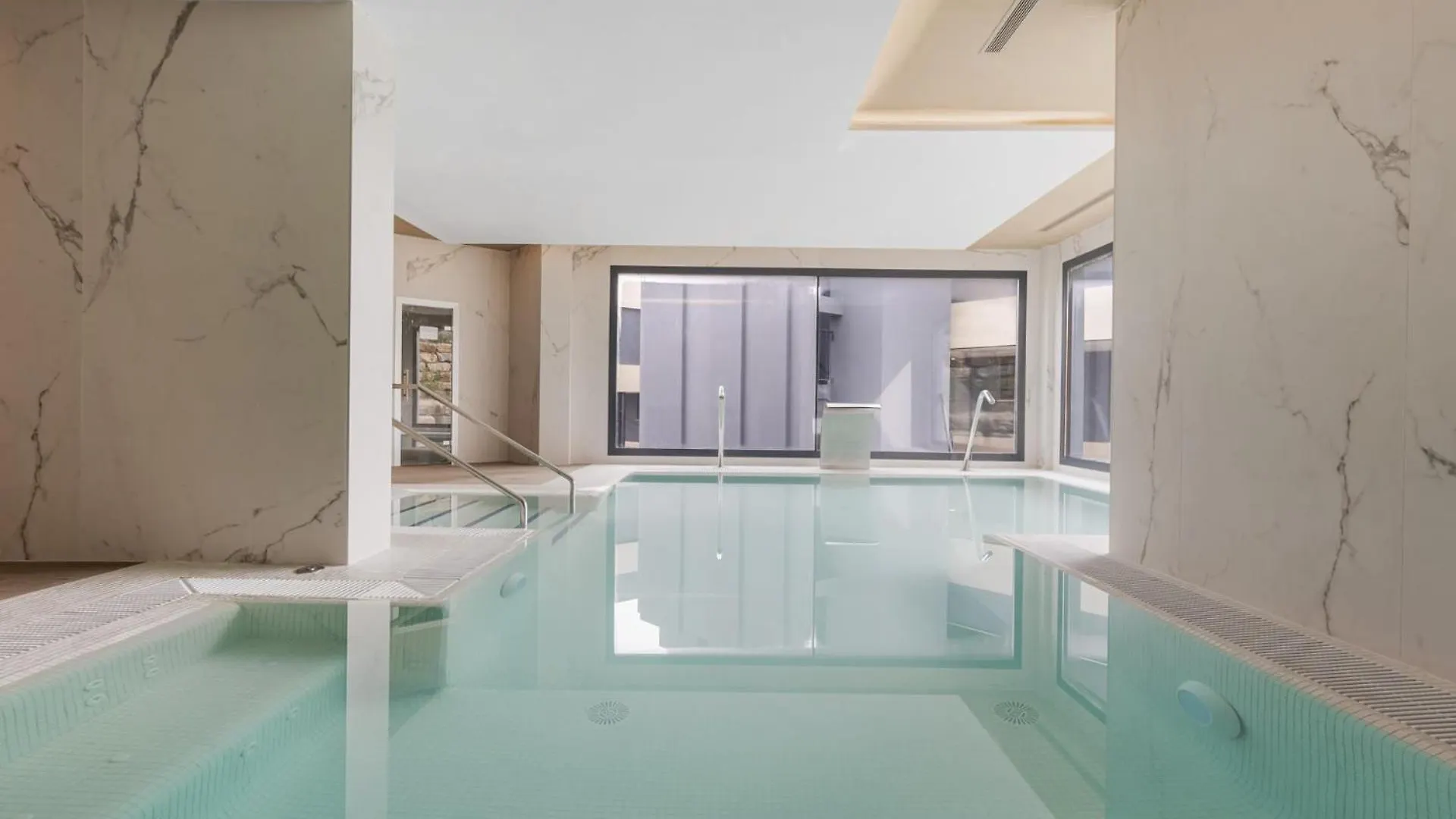 Apartment Vivi Homes - Eros Luxury, Pool, Sauna, Gym & Terrace Estepona Spain