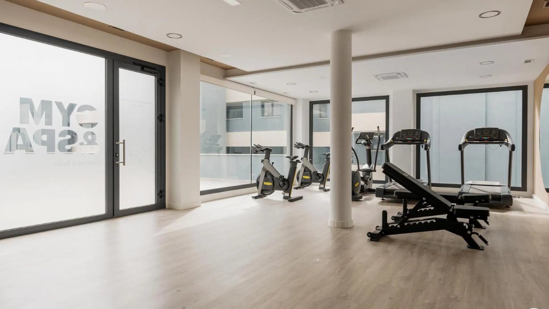 Vivi Homes - Eros Luxury, Pool, Sauna, Gym & Terrace Estepona Apartment