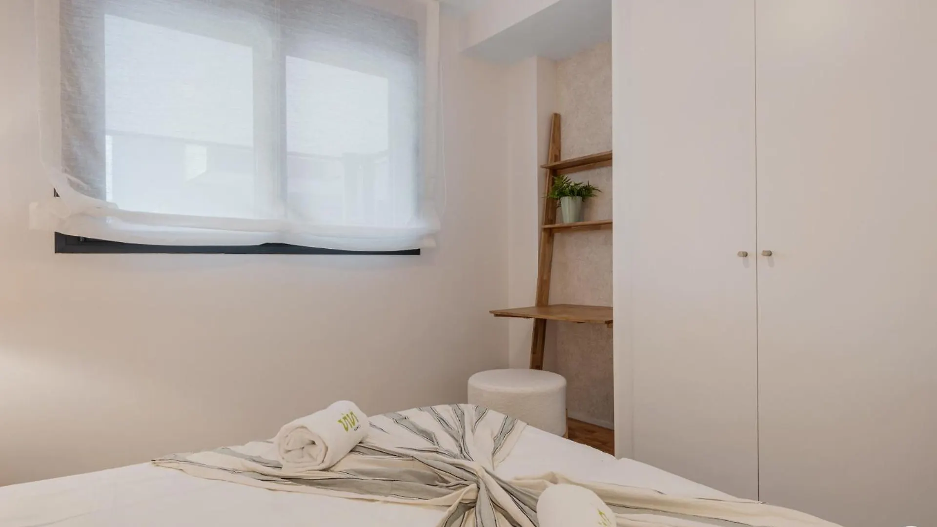 Vivi Homes - Eros Luxury, Pool, Sauna, Gym & Terrace Estepona Apartment
