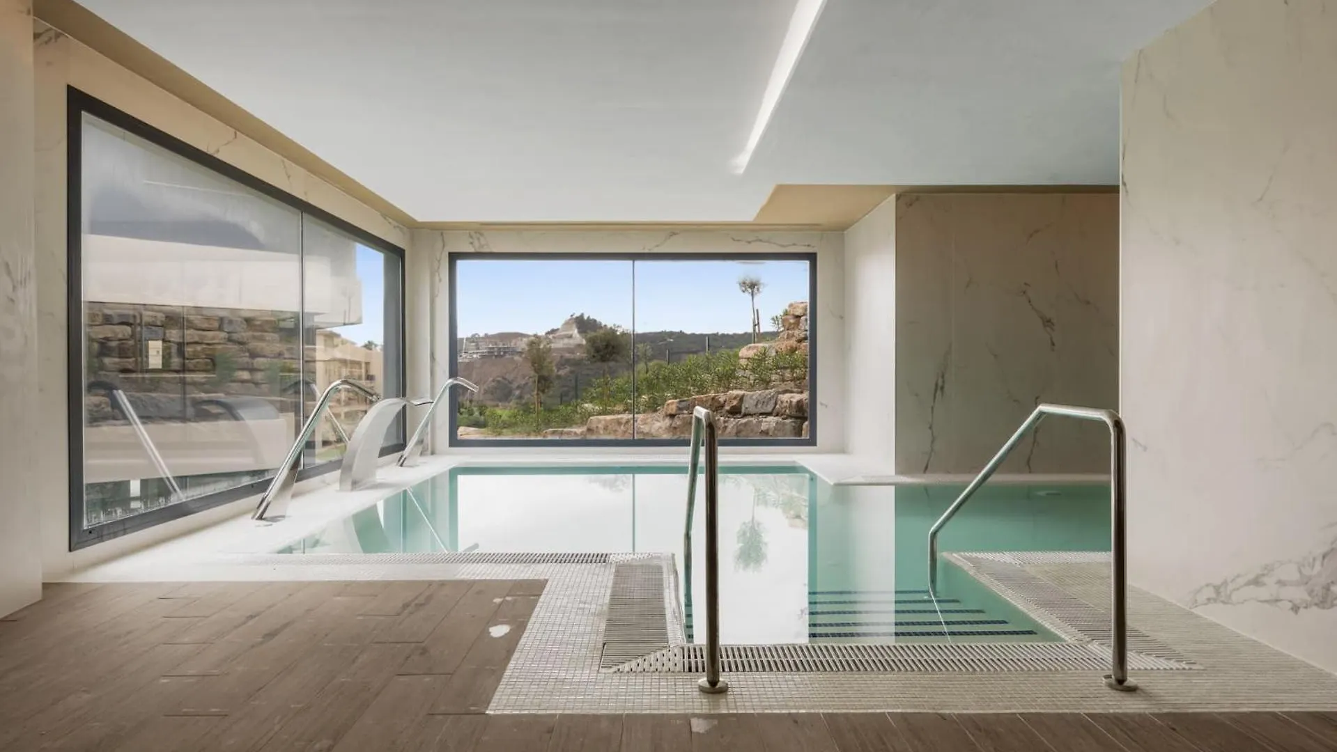 Vivi Homes - Eros Luxury, Pool, Sauna, Gym & Terrace Estepona 0*,  Spain